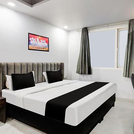Super Collection O Shalimar Bagh Hotel Delhi  Bagian luar foto